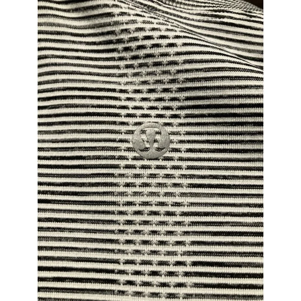 Women’s Lululemon Long Sleeve Size 10 - Picture 6 of 6